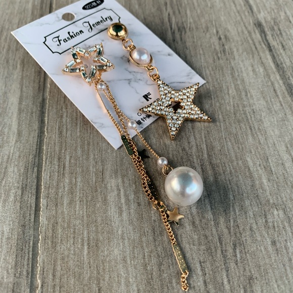 Earrings - Picture 5 of 7